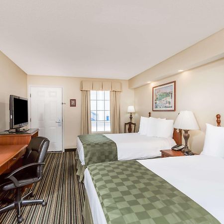 Super 8 By Wyndham Orangeburg North Motel Екстериор снимка