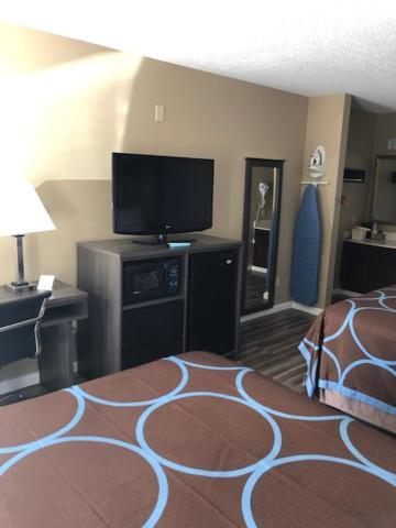Super 8 By Wyndham Orangeburg North Motel Екстериор снимка