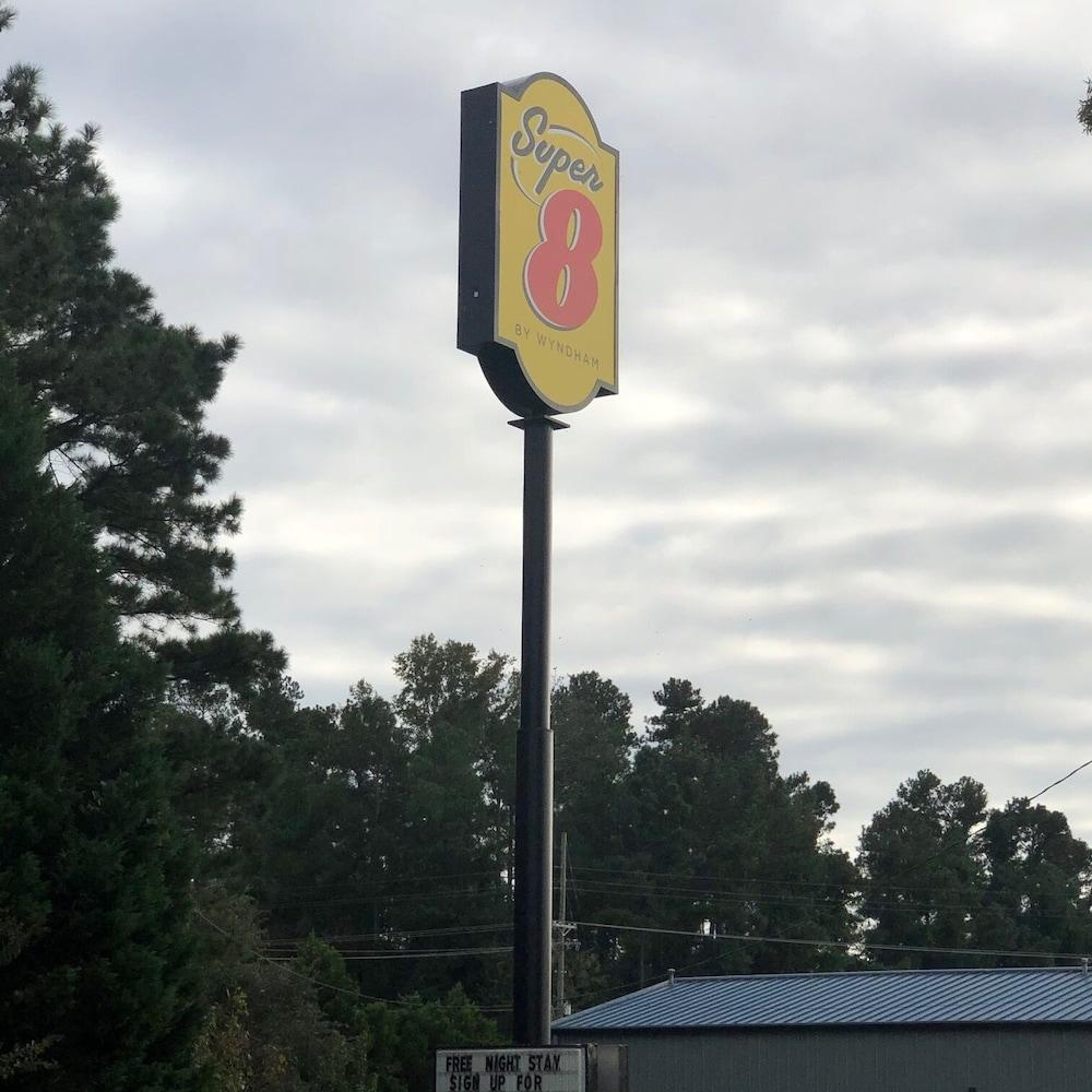 Super 8 By Wyndham Orangeburg North Motel Екстериор снимка