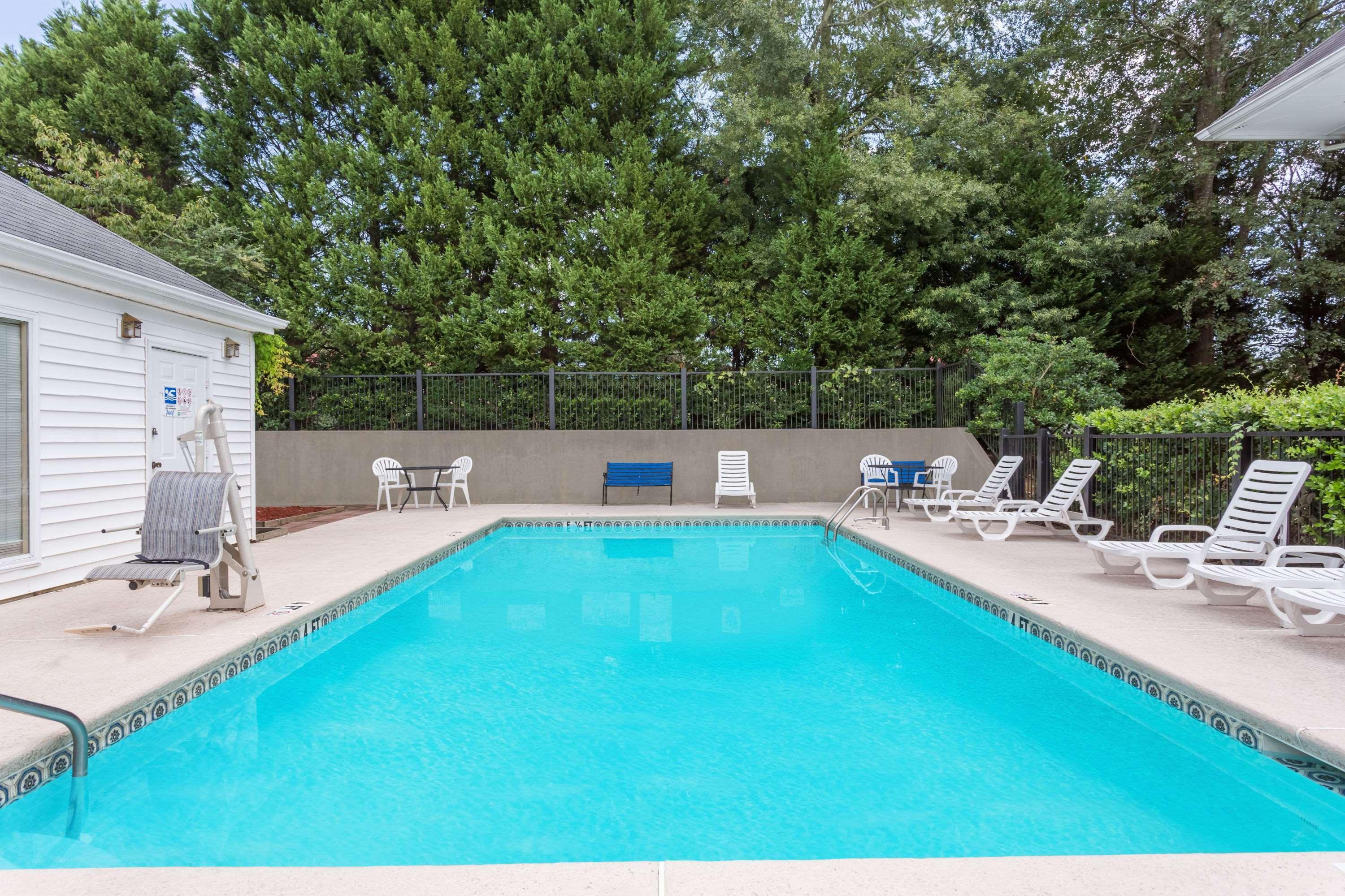Super 8 By Wyndham Orangeburg North Motel Екстериор снимка