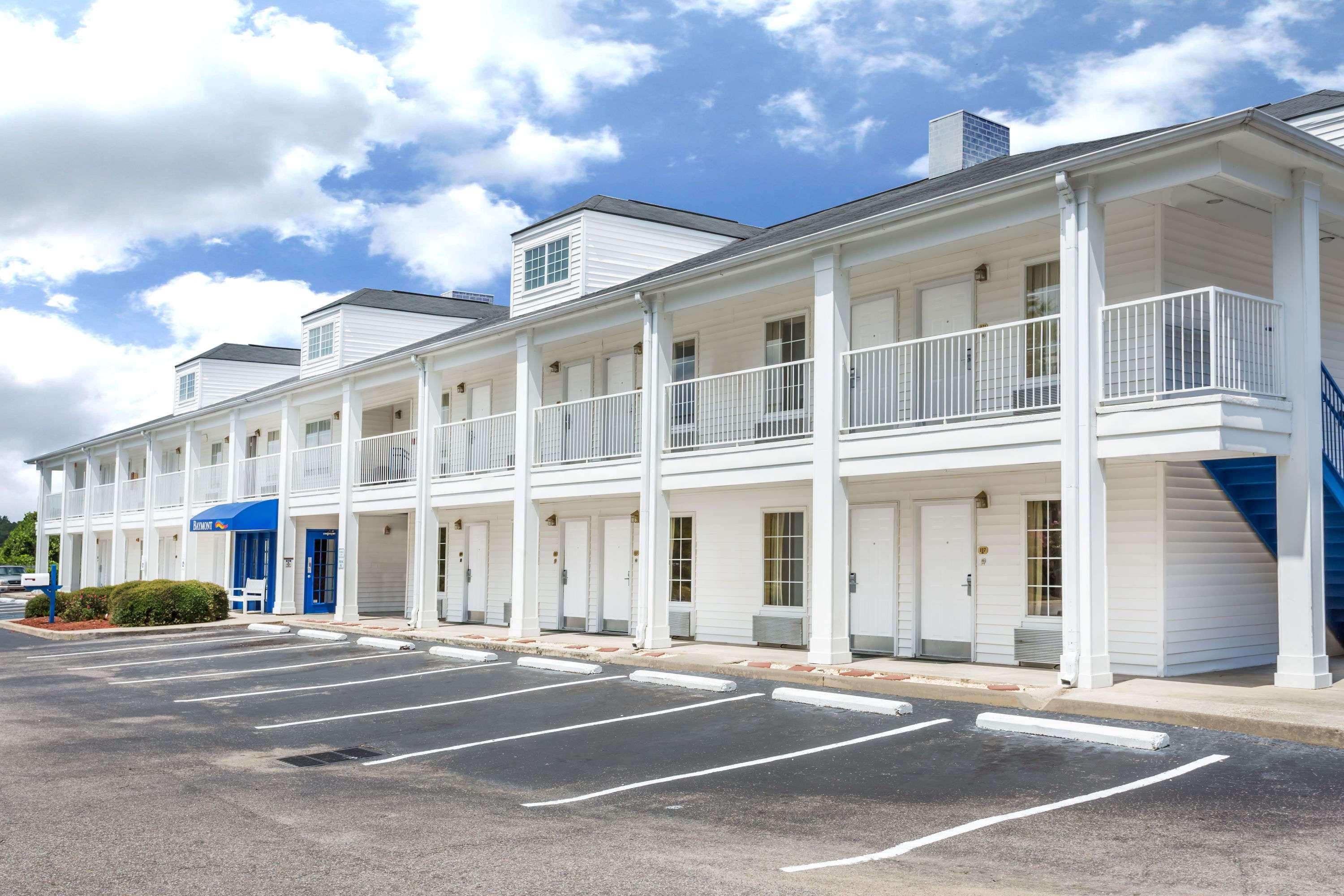 Super 8 By Wyndham Orangeburg North Motel Екстериор снимка