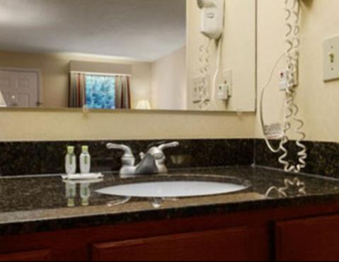 Super 8 By Wyndham Orangeburg North Motel Стая снимка